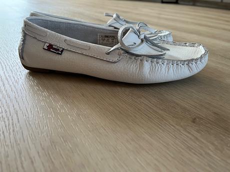 Celokozene mokasiny, 37