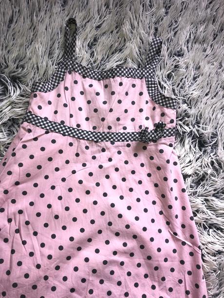 Bodkované šaty, 140