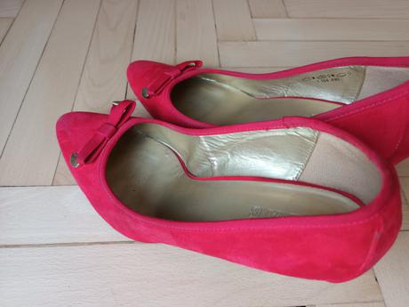 Červené lodičky, 39