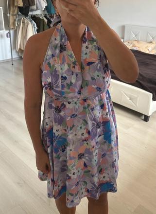 Šaty so zaväzovaním okolo krku, m