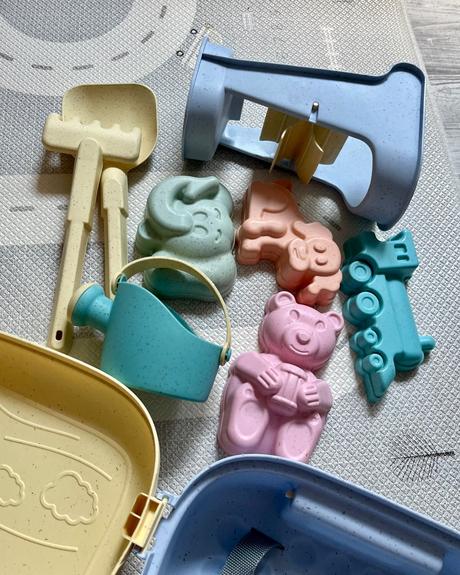 Kufrík s hračkami do piesku, 