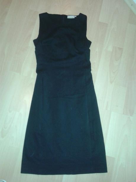 Cierne puzdrove saty, 34