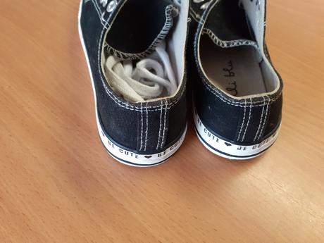 Číny tesnisky, nelli blu,34