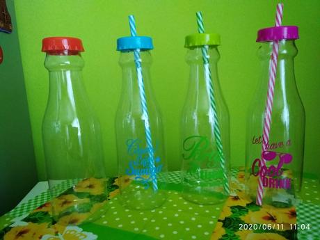 Flašky + slamky zadarmo,