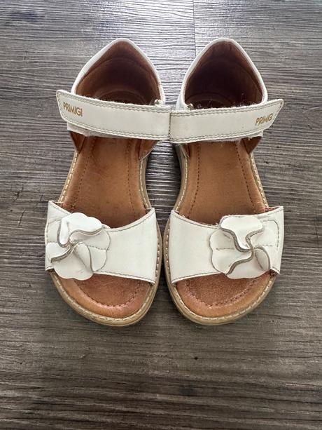 Sandálky s kvietkom, primigi,29