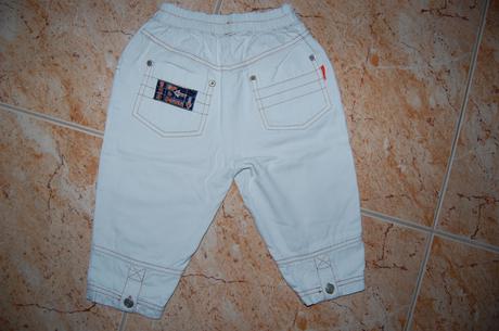 Frajerske biele nohavice ako makka riflovina, 74