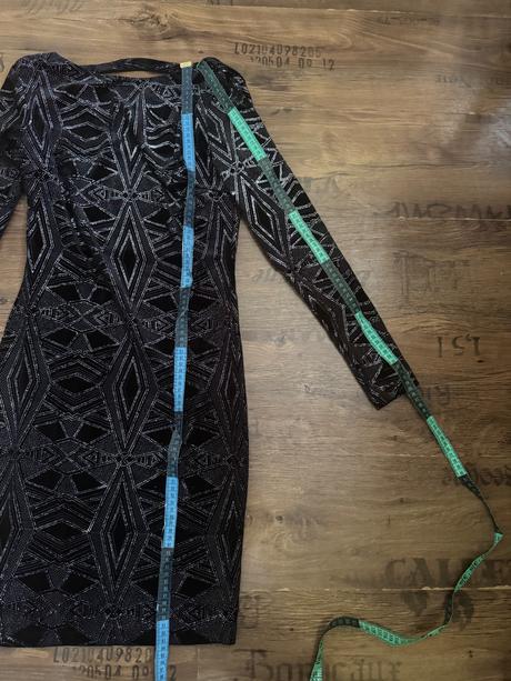 Trblietavé elastické šaty, orsay,s