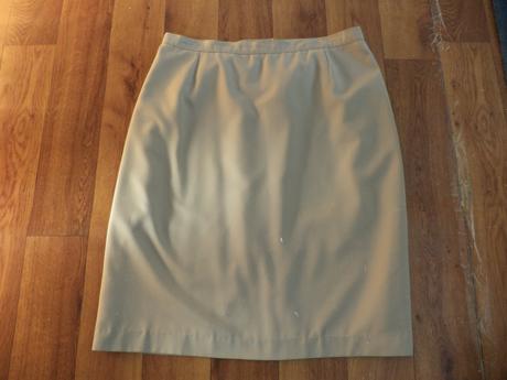 Damska kremova sukna, 50