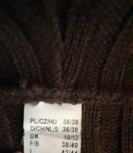 Damsky svetrík 36/38, 36