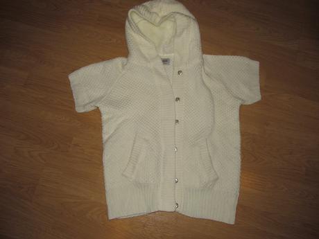 Svetrík na patenty s kožušinkovou kapucňou v. 42, tcm,42