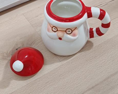 Šalka, hrnček s čiapkou mikuláš, 