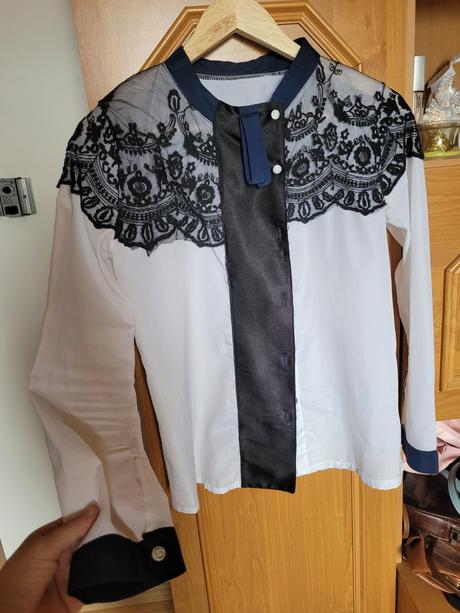 Blúzka s čipkou, l