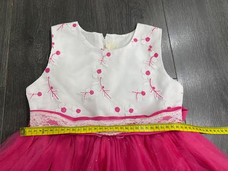 Dievčenské šaty velk.140, 140