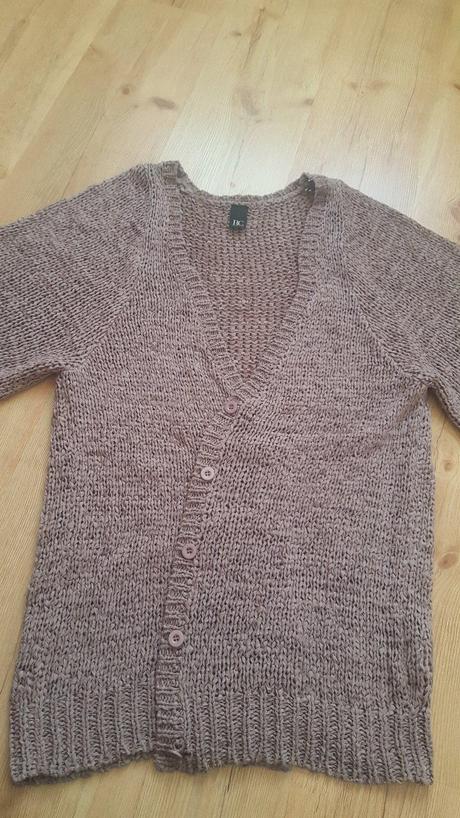 Šedofialový sveter, 42