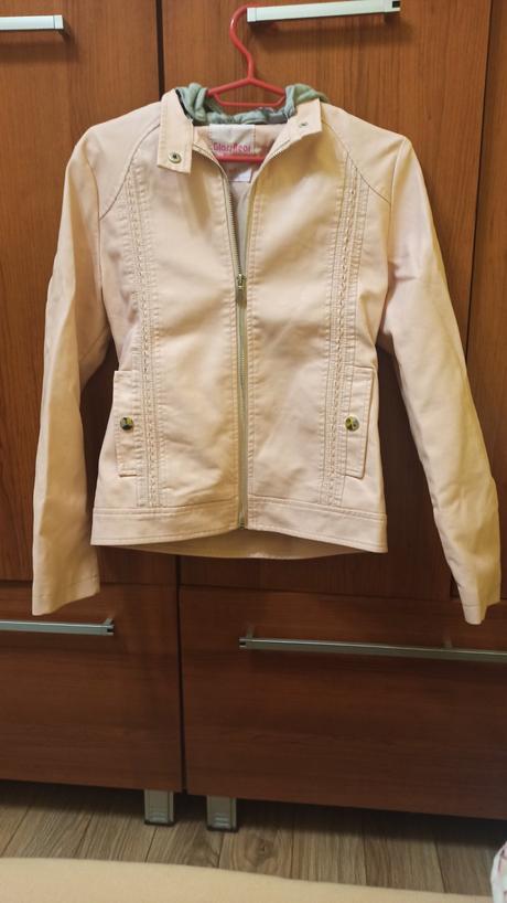 Koženka ružová, 164