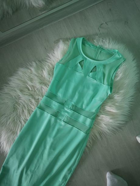 Spoločenské obtiahnute šaty tyrkysové / mentolove, s