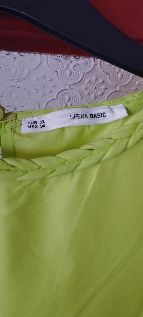 Limetkové šaty, 44