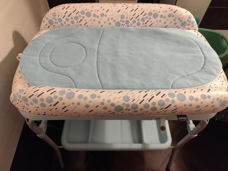 Vanicka s prebalovacim pultom chicco, 