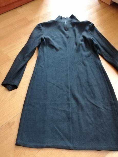 Jednoduché čierne šaty, l