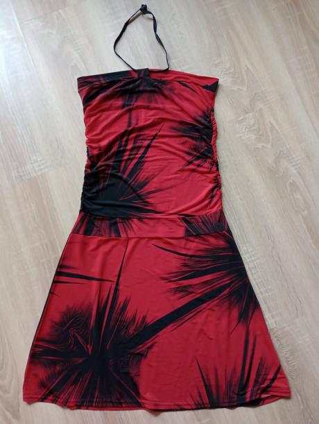 Červeno čierne letné šaty, m