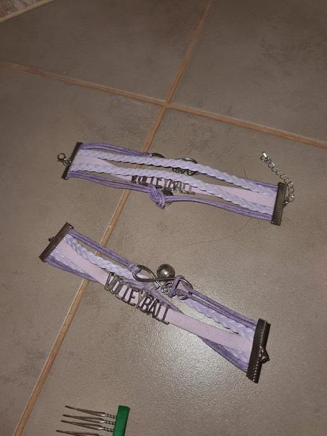 Náramky na ruky dievčenské aj damske 1 eur,