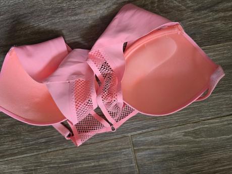 Podprsenka č.38-40 c, 85c