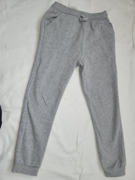 Sivé tepláky 134/140, kik,134