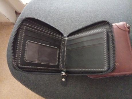 Praktické nové kožené peňaženky, 