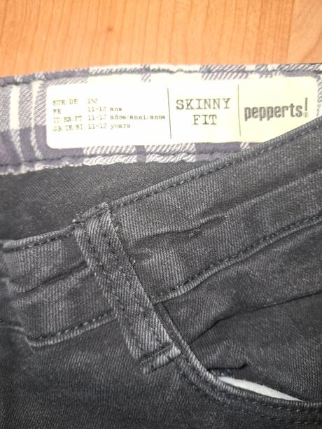 Chlapčenske rifle, pepperts,152