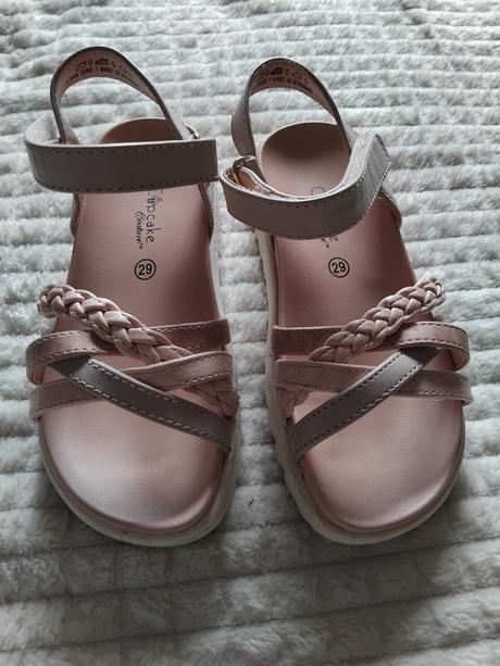 Ružove sandale, cupcake,29