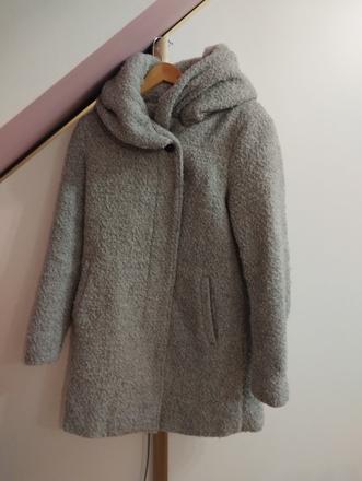 Kabát s kapucňou, 38