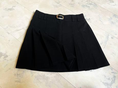 Skladaná suknička, marks & spencer,140