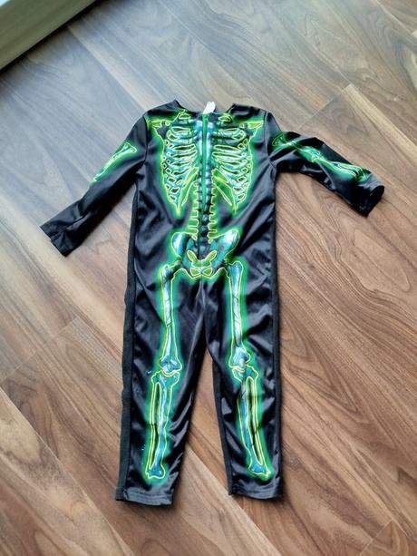 Viacero kostýmov na karneval,