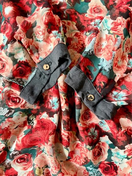 Dámska blúzka s kvetinovým vzorom, s