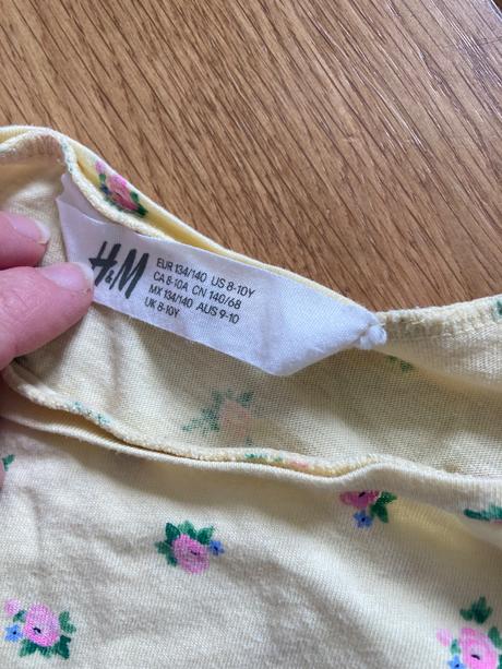 Kvetinkove tricko, h&m,134