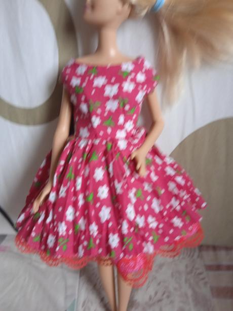 Šaty pre barbie babiku,