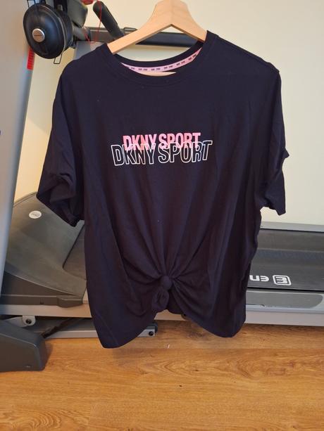 Nenosené tričko, dkny,l