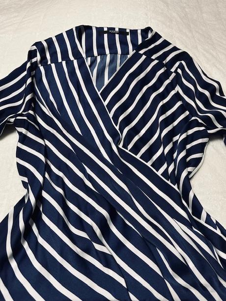 Modrobiela pásikavá blúzka zn. guess originál, guess,l / m