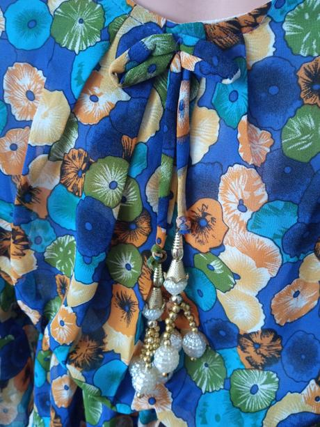 Dievčenské kvetované šaty, 122