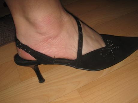 78  čierne semišové lodičky s kamienkami, 38