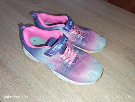 Trblietavé tenisky, 35