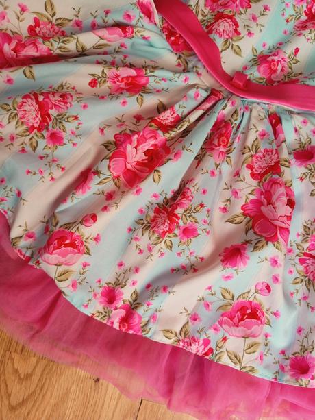 Spoločenské šaty pre dievčatká, 98