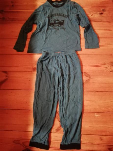 Pyžamo s obrázkom hasičskeho auta, lupilu,110