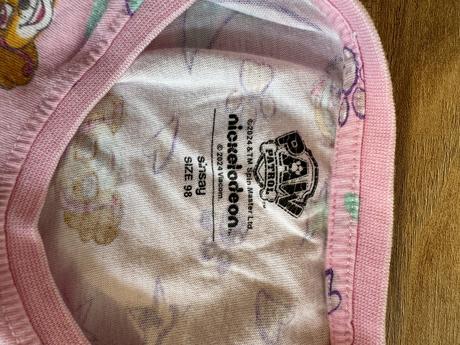 Dievčenksé pyžamo, 92