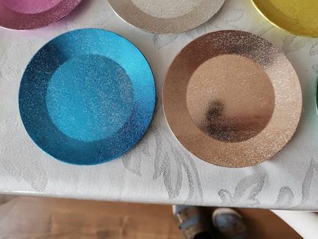 Farebné podšálky, 