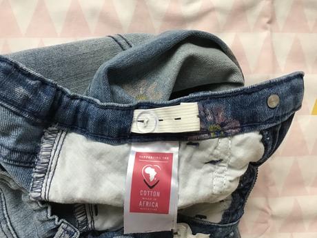 Elastické kvietkované rifle, bonprix,128