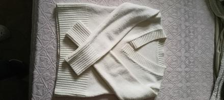 Predám dievčenské svetre, s