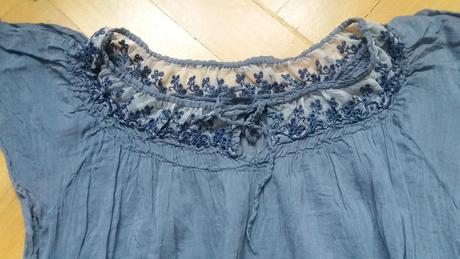 Bluzka s vysivkou modroseda, s