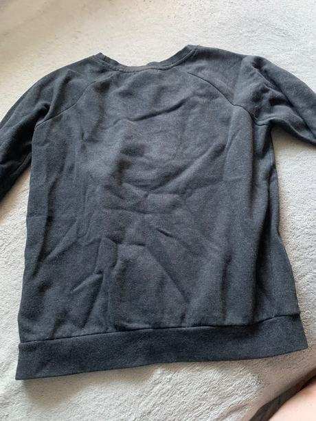 Dievcenska mikina, 158