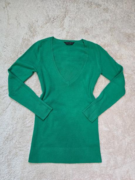 Zeleny predlzeny sveter, 36